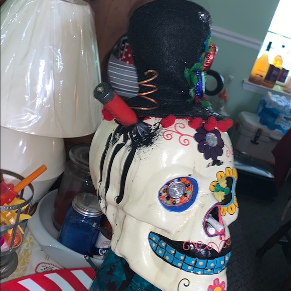 Halloween party centerpiece! Skull,shot out, decor - Picture 2 of 8